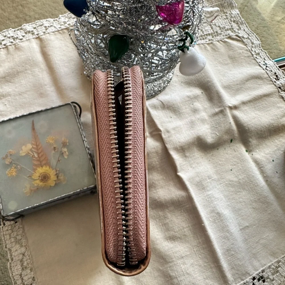 AUTHENTIC VINTAGE DIOR ZIPPY WALLET